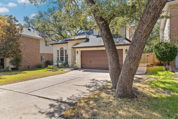 2211 SPRING HOLLOW PATH