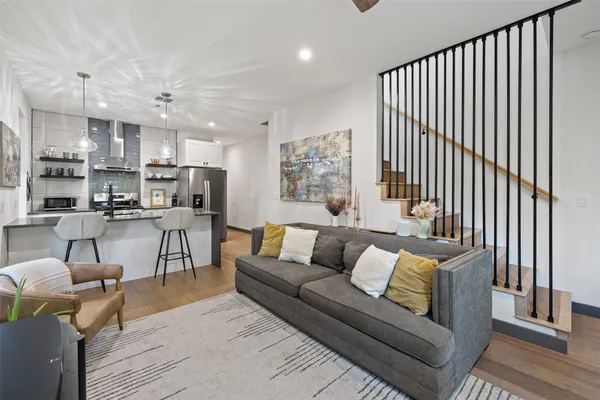 5307 HARMON AVE 2