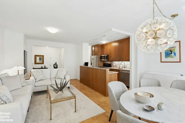 20 SUTTON PL 6B