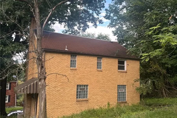 1180 RIDGE AVE