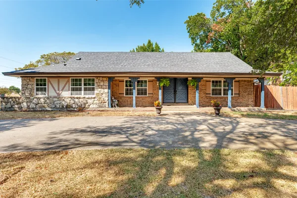 1301 HILLSDALE DR