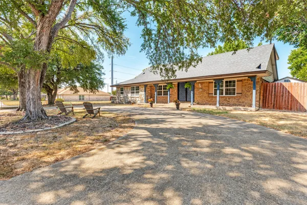 1301 HILLSDALE DR