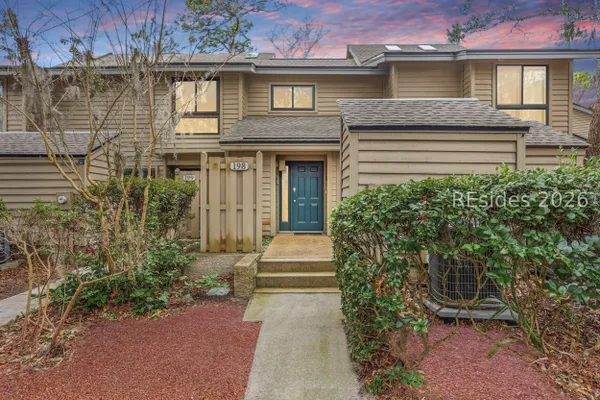 113 SHIPYARD DR 198