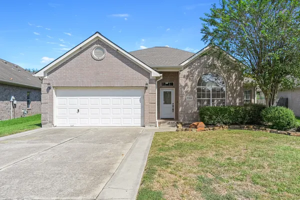 9314 E LAKESIDE DR