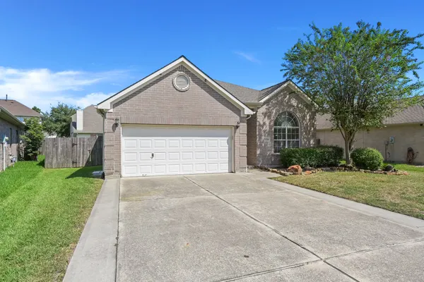 9314 E LAKESIDE DR