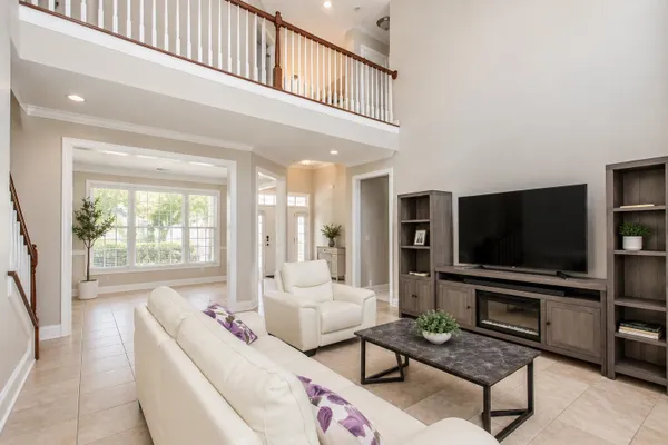 3596 BRAMPTON DR