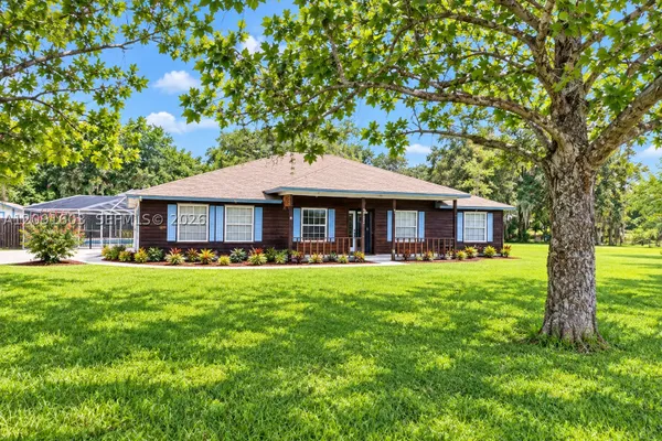525 HICKORY DR