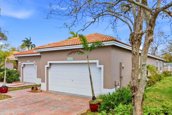 2920 E ARAGON BLVD 3
