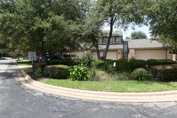 1004 E SOLANO DR 1474