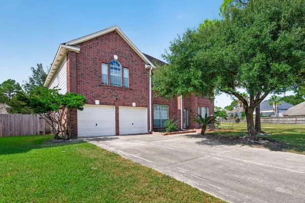 1410 PINE FOREST DR