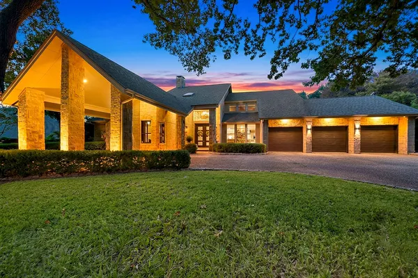 5317 CATAMARAN DR