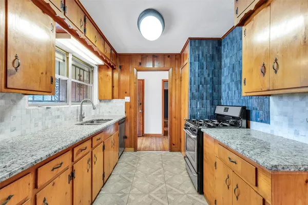 1803 SEA QUEEN CT
