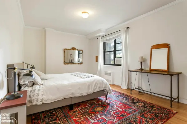 273 BENNETT AVE 2B