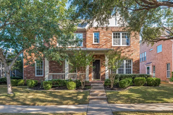 1827 AUBURN DR