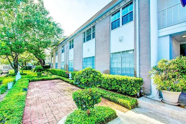 2701 BELLEFONTAINE ST B3