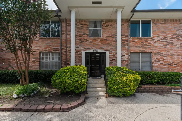 8069 MEADOW RD 216