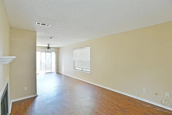 619 TIMBERLINE DR