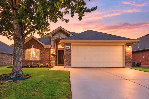 1347 LAKE FOREST DR