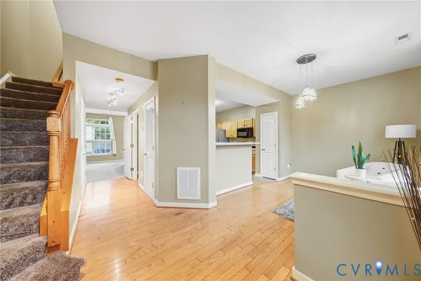 3207 FRIARS WALK LN