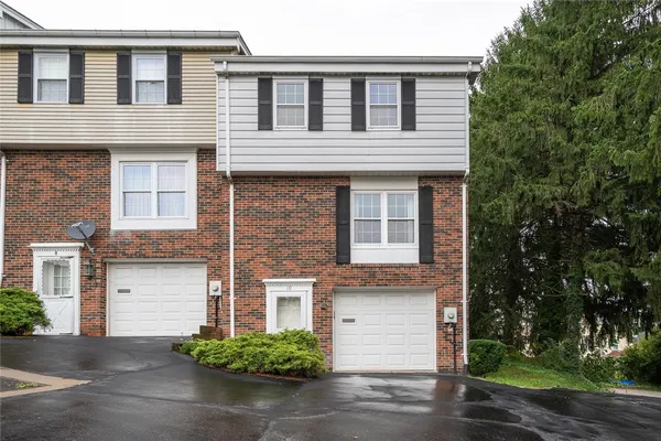 10 WALNUT CT