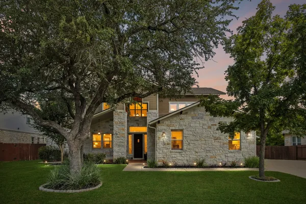 2802 GRAND OAKS LOOP
