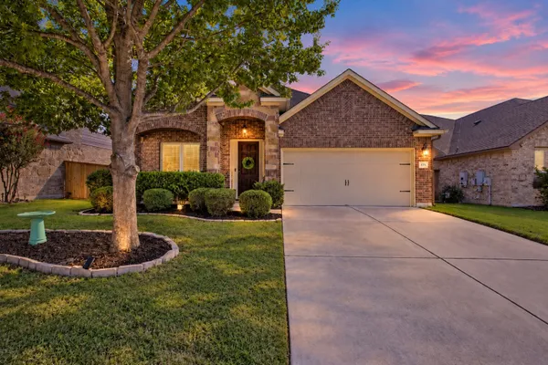 2772 SANTA ANA LN
