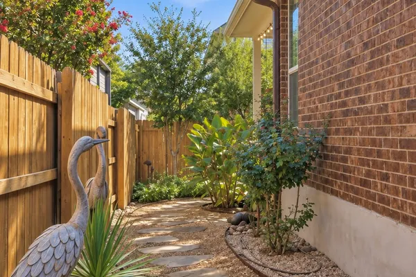 2772 SANTA ANA LN