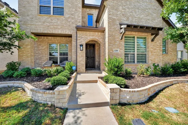 12789 ROYAL OAKS LN
