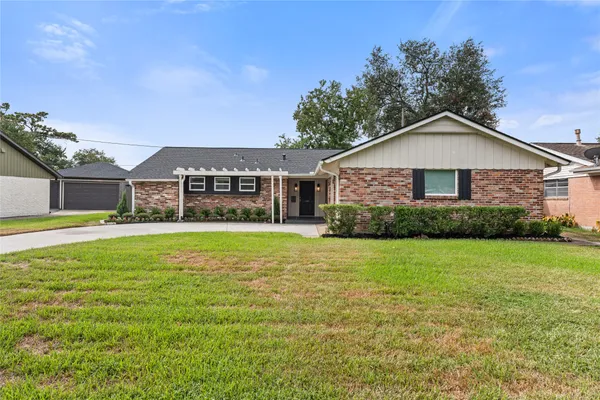 2302 WILLOWBY DR