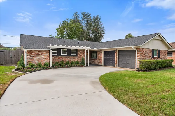 2302 WILLOWBY DR