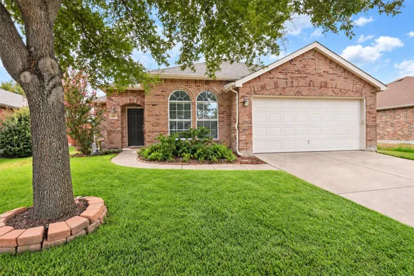 1003 TRICKHAM DR