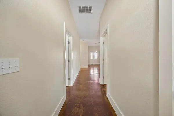 1540 FORD LN