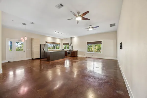 1540 FORD LN