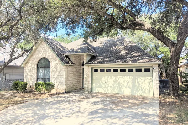 1810 RAMONA CIR