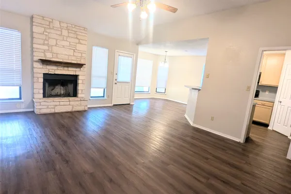 1810 RAMONA CIR