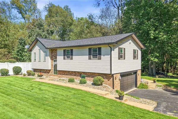 725 NIAGARA TRL