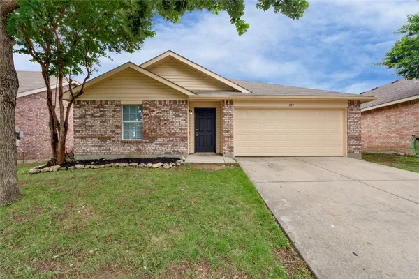 829 SANTA ROSA DR