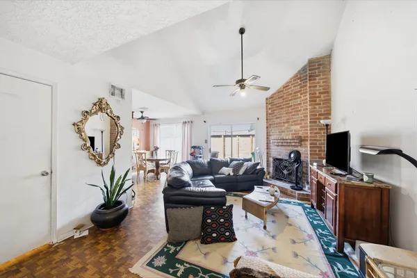 6438 CHATHAM ISLAND LN