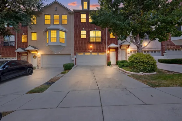 2544 JACOBSON DR
