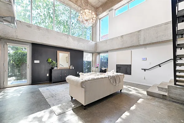 1001 BELLEVIEW ST 104