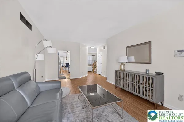 8141 CROSS CREEK CIR