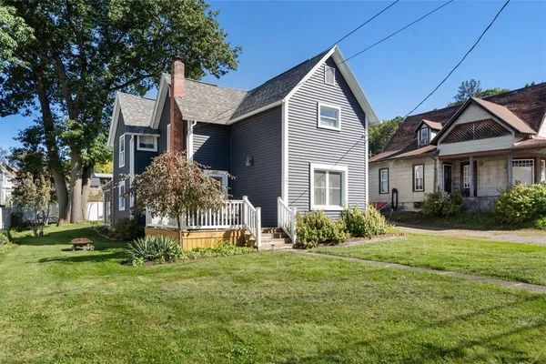 22 HART ST