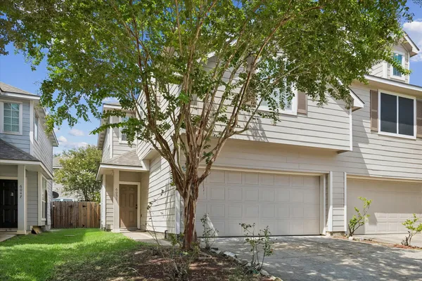 6051 YORKGLEN MANOR LN
