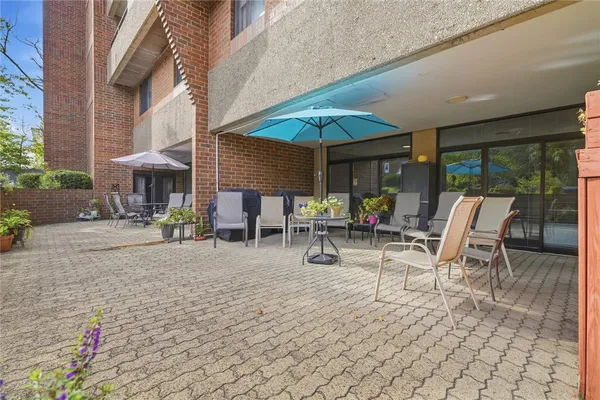 5715 BEACON ST 213