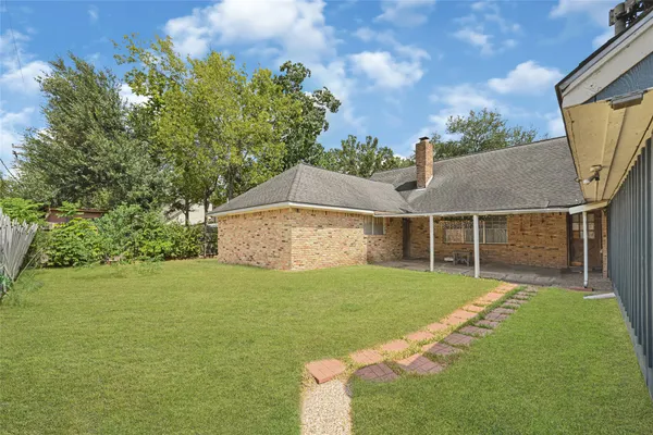 2310 FENWOOD DR