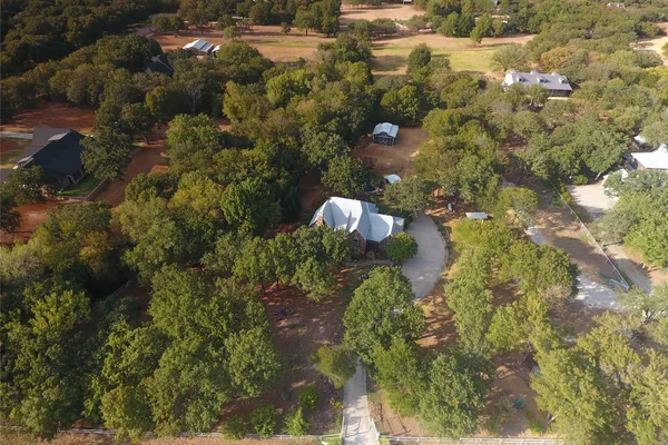 760 AMBER LN