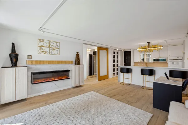 3883 TURTLE CREEK BLVD 411