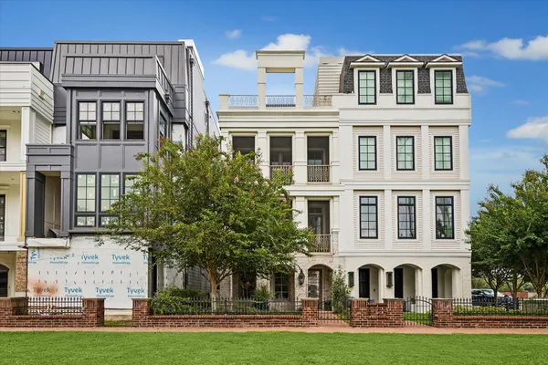 41 CRAIN SQUARE BLVD