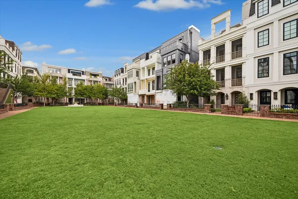 41 CRAIN SQUARE BLVD
