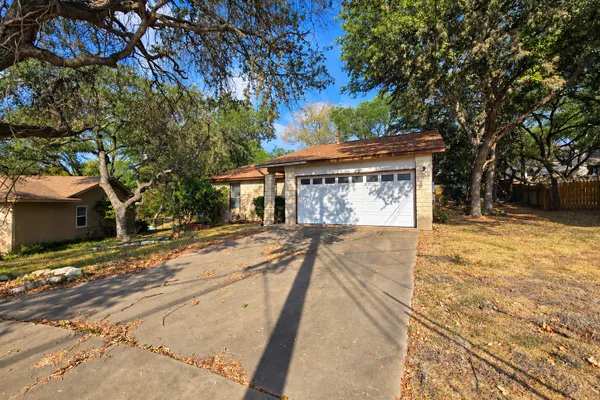 2011 CASTLE CREEK DR